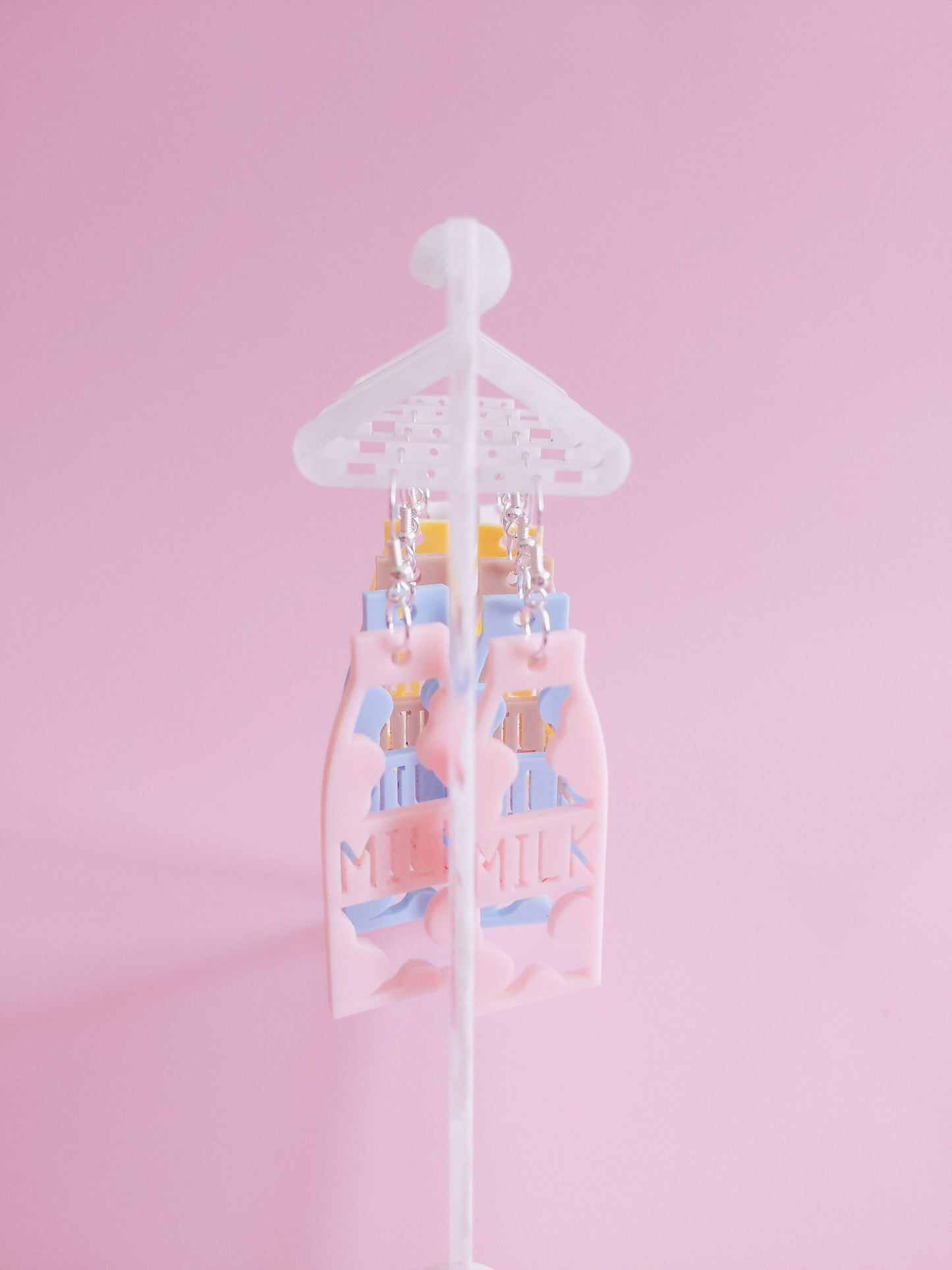 White Pearl Acrylic Earring Hanging Rack